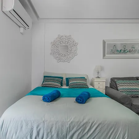 Puerto Cruz Relaxing Shared Pool