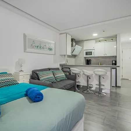 Puerto Cruz Relaxing Shared Pool Apartment *