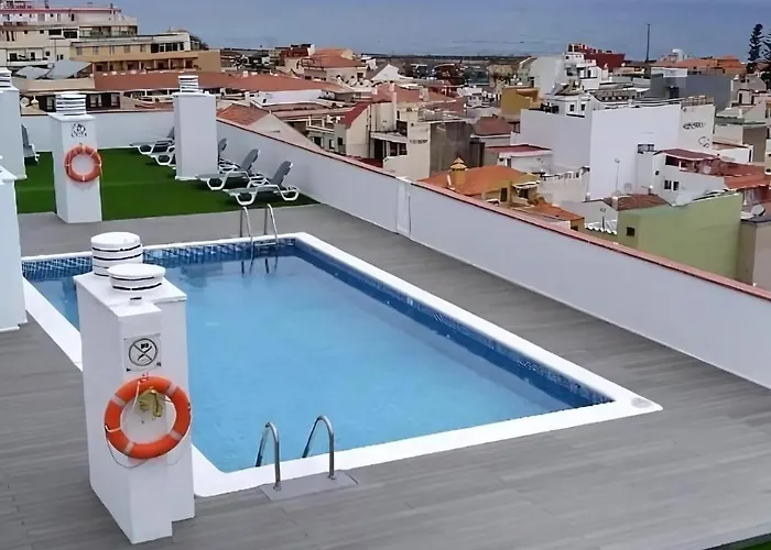 Puerto Cruz Relaxing Shared Pool